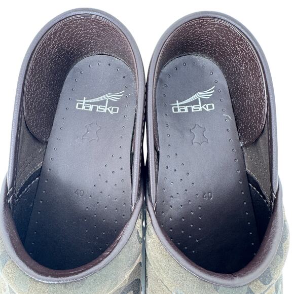 Dansko Professional Slip-On Clog Womens 40 9.5-10 Camo Slip-Resistant - Picture 11 of 11